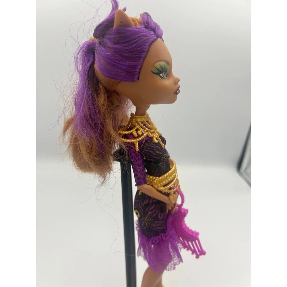 Monster High Fights,Camera, Action Black Carpet Clawdeen fashion doll